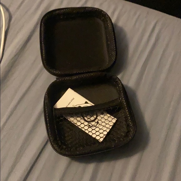 AirPod connected stuff - Picture 3 of 3